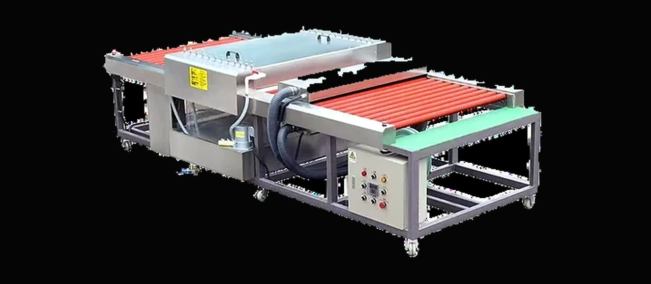 Glass cleaning machine for low-pressure flat glass washing